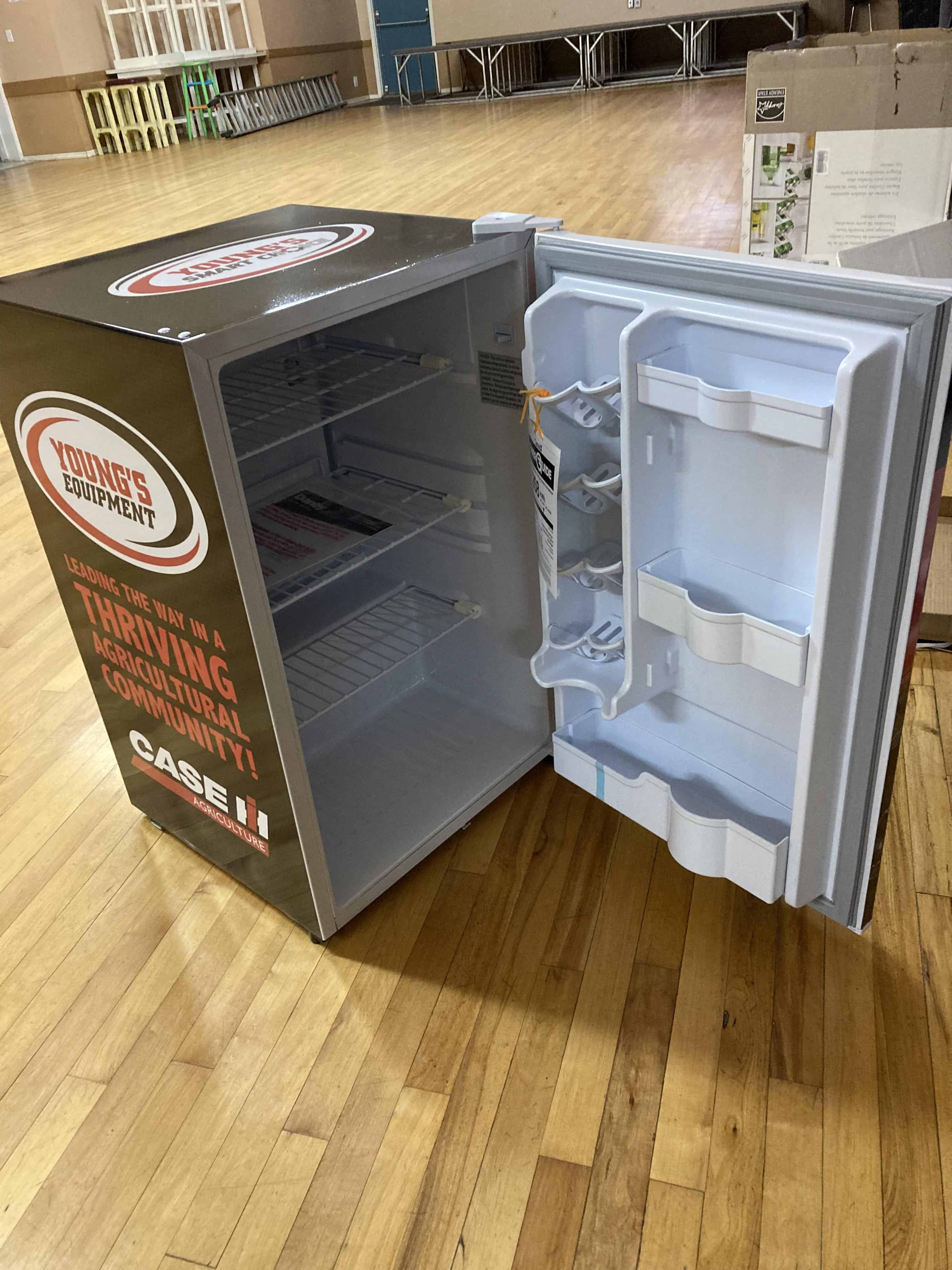 CASE IH Mini Fridge